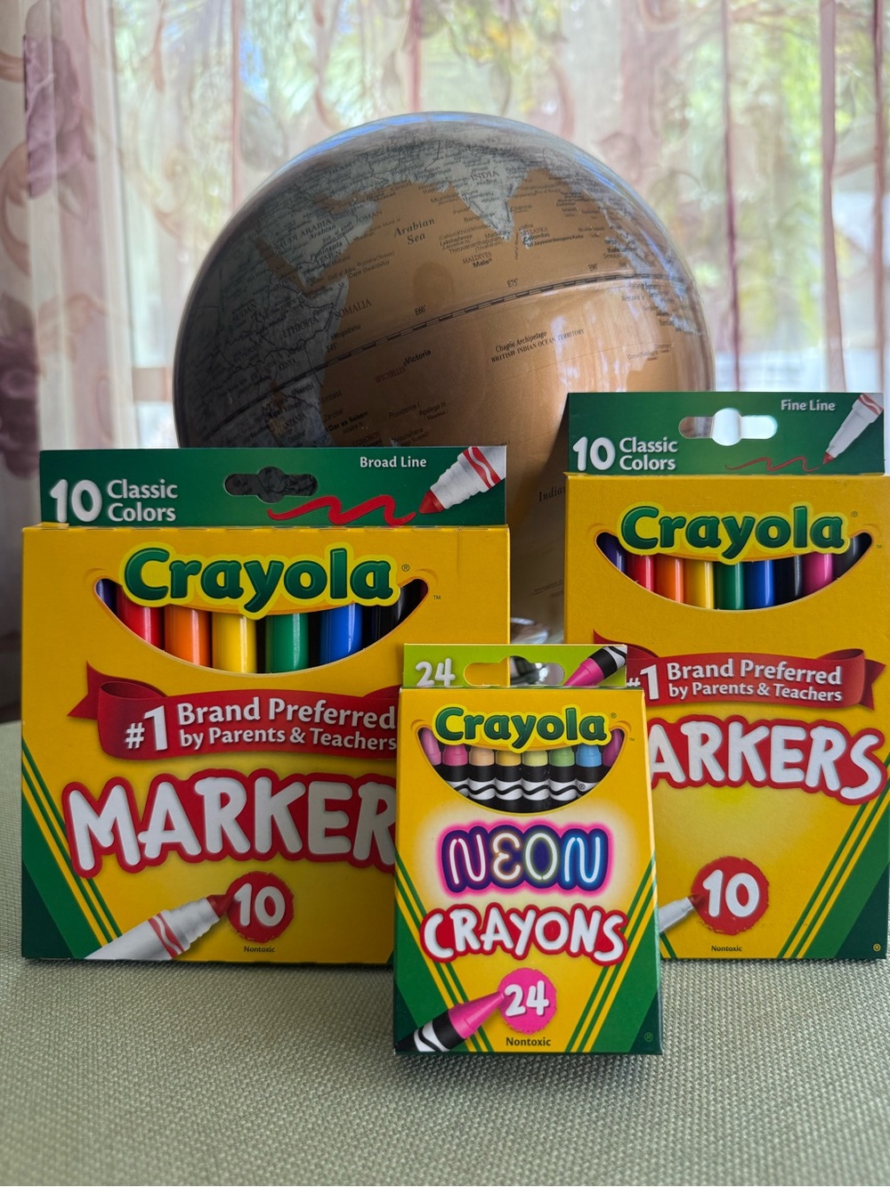 🌞 4/$20 - Crayola Classic Markers (Broad Line & Fine Tip) and Neon Crayons Set